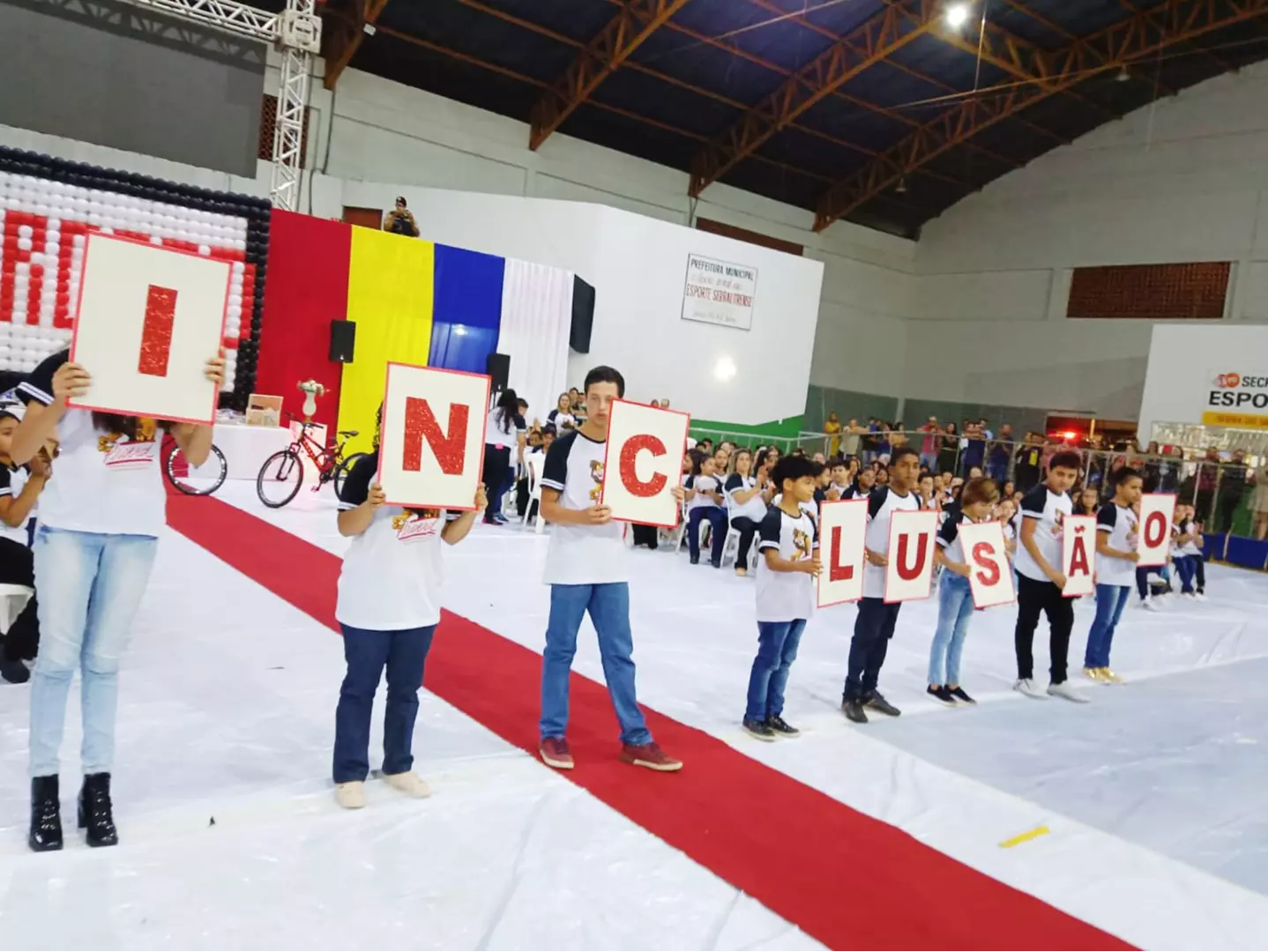 POLÍCIA MILITAR REALIZA FORMATURA DO PROGRAMA EDUCACIONAL DE RESISTÊNCIA AS DROGAS (PROERD)